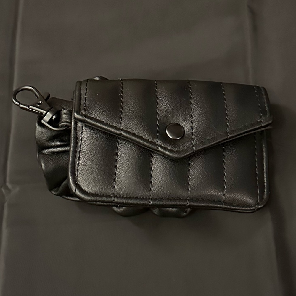 NEW BÉIS Credit Card Pouch + Scrunchie from The Koozie Sling — Limited Edition!